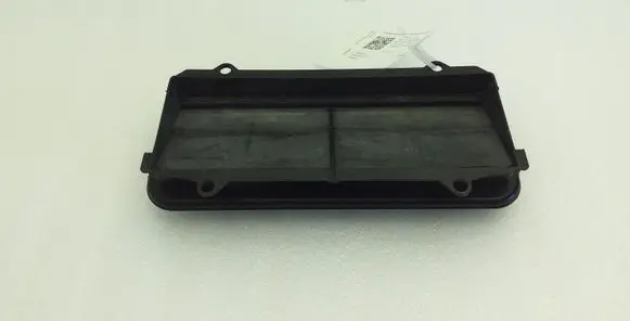 Quarter panel pressure vent