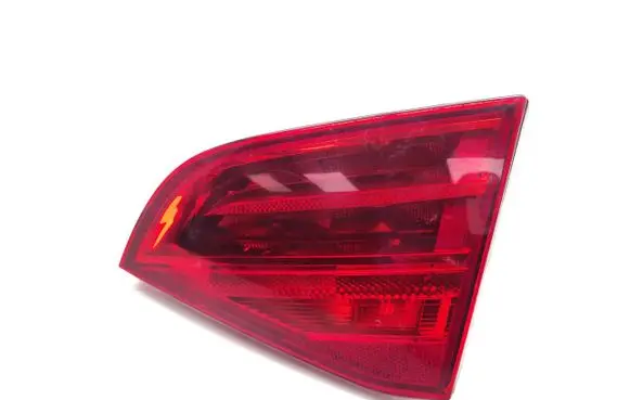 Tailgate rear/tail lights