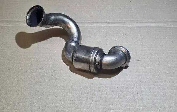 BMW 5 E60 E61 EGR valve line/pipe/hose 11712354039