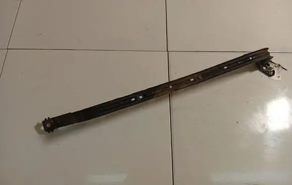 Volvo V50 Fuel tank mounting bracket