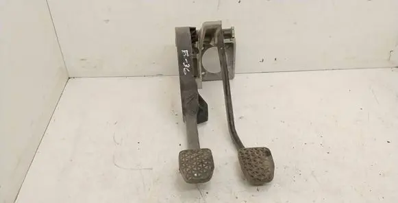 BMW 3 E36 Pedal assembly 1158993