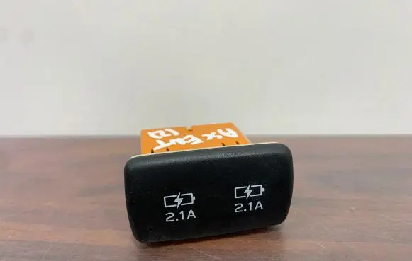 Subaru Ascent USB socket connector 86257XC540 11151329A