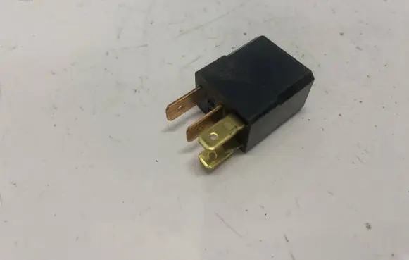 Mitsubishi Pajero Other relay mr588567 acm33221