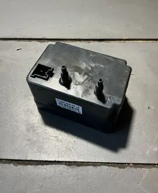 Mercedes-Benz E W212 Central locking vacuum pump 0008003348