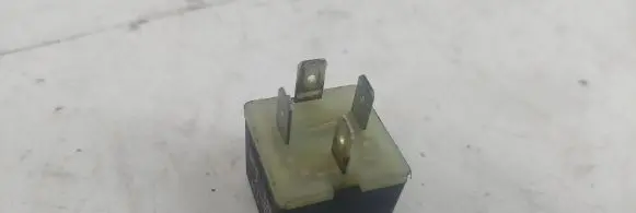 Audi A6 S6 C4 4A Other relay 431951253h