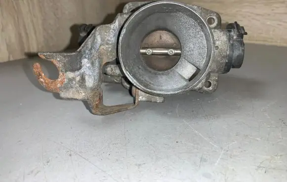 Ford Fiesta Throttle valve 988F9B989