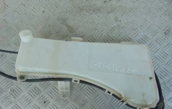 Opel Grandland X Windshield washer fluid reservoir/tank YP00066080