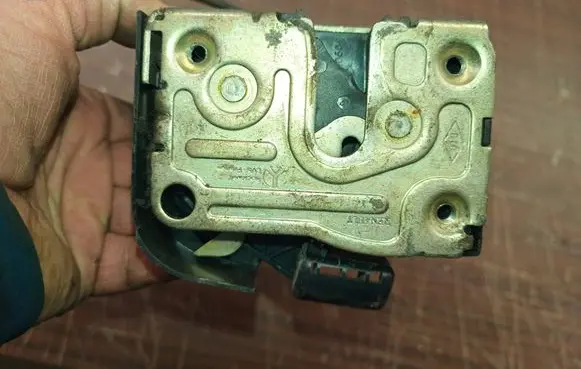 Renault Scenic I Front door lock 