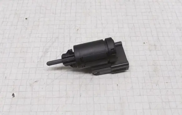 Volkswagen Golf V Brake pedal sensor switch 3B0945511C 19322010