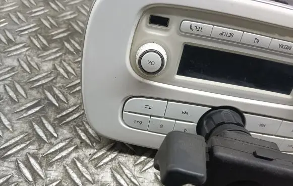 Smart ForTwo III C453 Radio/CD/DVD/GPS head unit