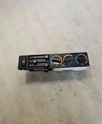 BMW 5 E34 Climate control unit 8390071 8390070