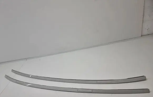 Roof trim bar molding cover