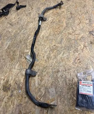 Volkswagen PASSAT B6 Front anti-roll bar/sway bar 3C0411303AC 205748