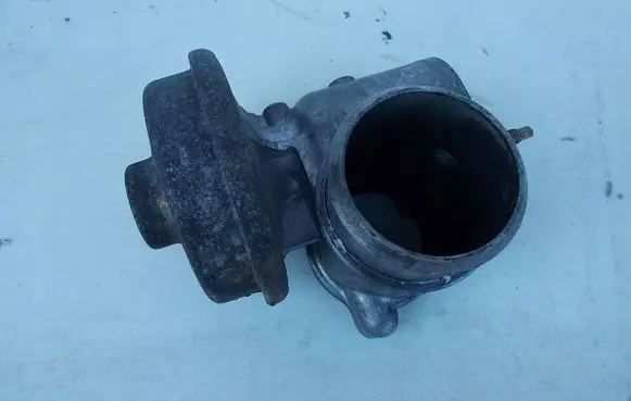 Ford Mondeo Mk III EGR valve 30725855