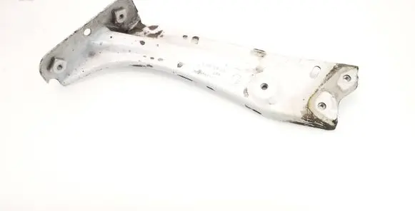 Skoda Octavia Mk3 (5E) Fender mounting bracket 5E0821141