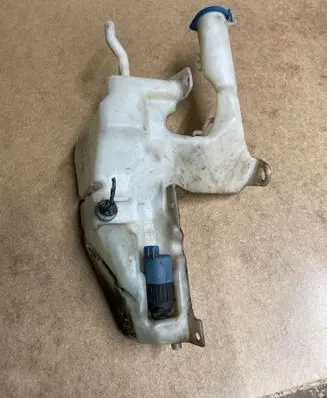 Volvo S40, V40 Windshield washer fluid reservoir/tank 30621342 72538 30621343