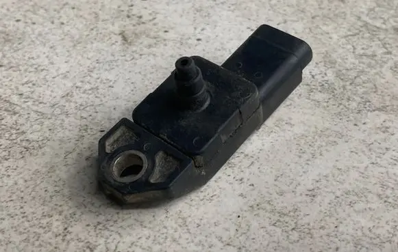 Volvo V50 Air pressure sensor 9639027480 12G07 0798005602