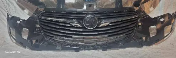 Opel Combo E Front bumper upper radiator grill