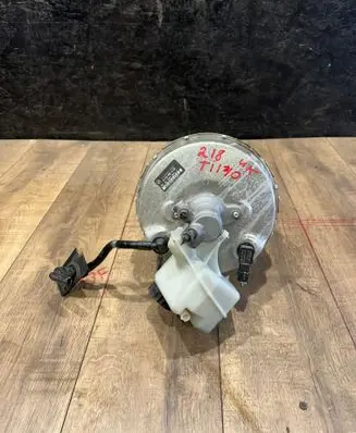 Mercedes-Benz CLS C218 X218 Brake booster A2124301430