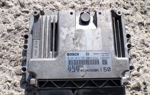 Alfa Romeo 159 Engine control unit/module ECU 51812906