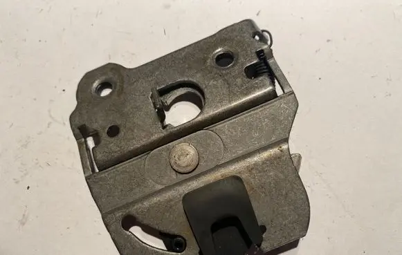 BMW 3 E90 E91 Seat back rest lock catch 7142262