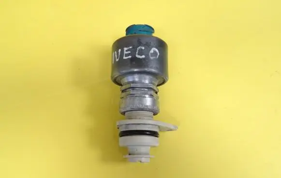 Iveco Daily 35 - 40.10 Speed sensor (speedometer sensor) 21700181