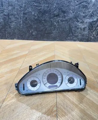 Mercedes-Benz E W211 Speedometer (instrument cluster) A2115407411 110080004