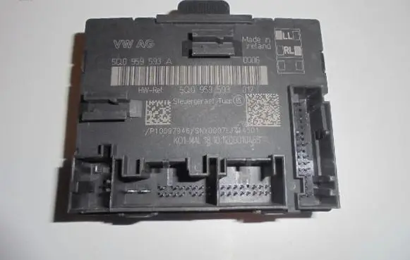 Volkswagen Golf VII Door control unit/module 5Q0959593A