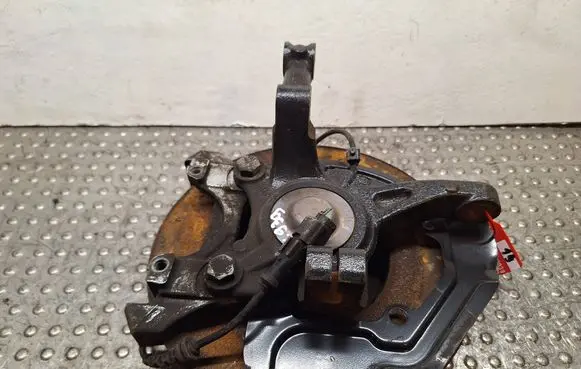 Renault Twingo III Front wheel hub spindle knuckle S25056939 400157575R
