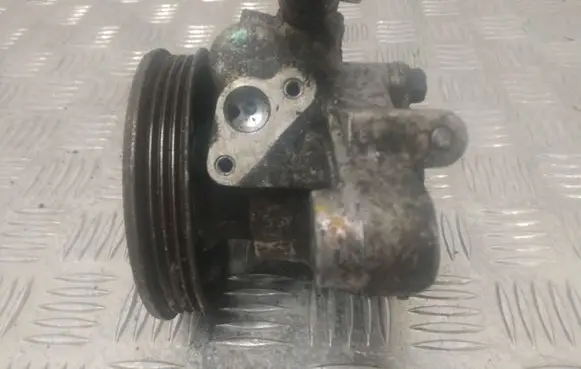 Honda Civic Power steering pump P02030376U