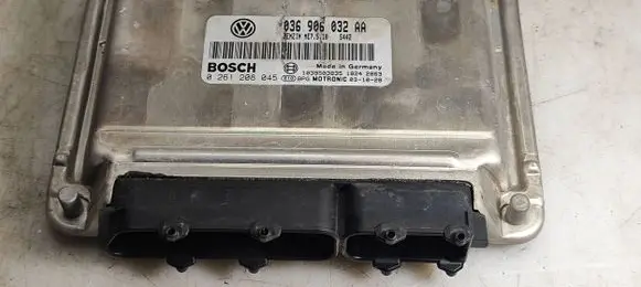 Volkswagen Golf V Engine control unit/module 036906032AA 1039S03835 0261208045