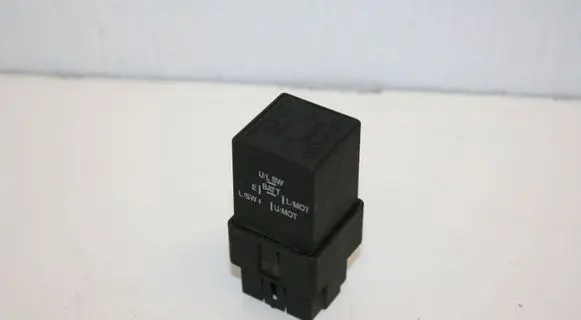 Volvo S40, V40 Other relay MB954185 72TM200