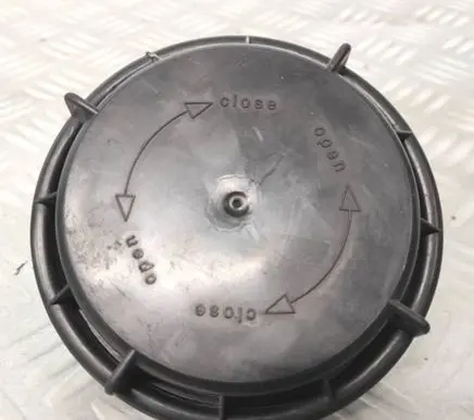 Nissan Qashqai Headlight/headlamp dust cover 14735300 TWOJEAUTOWYSZKOW 88218990