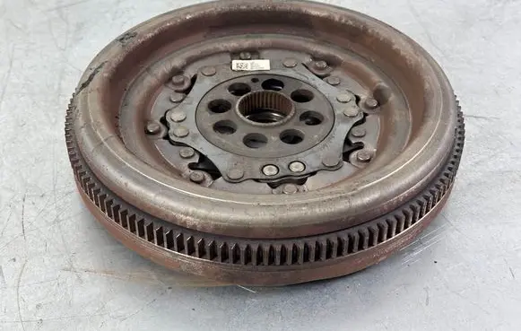 Volkswagen PASSAT B8 Flywheel 04L105266D