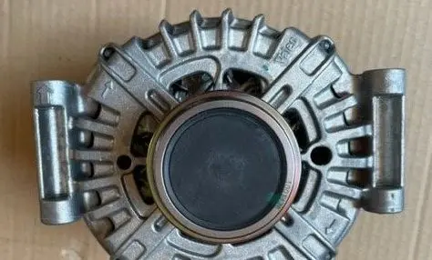 Audi Q7 4M Generator/alternator EG21S011-K