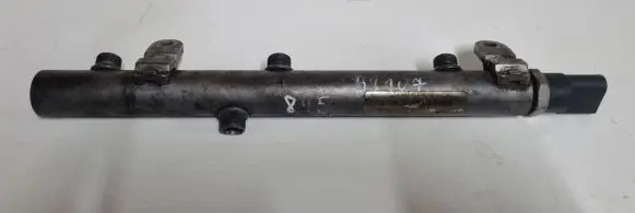 Mercedes-Benz E W211 Fuel main line pipe A6420700695 10054933 2005445