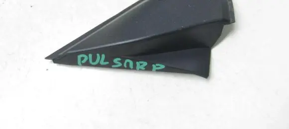 Nissan Pulsar Front arch trim 