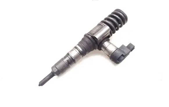 Audi A4 S4 B7 8E 8H Fuel injector 03G130073T