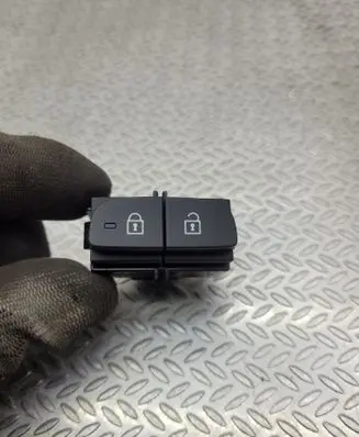 Volvo XC40 Central locking switch button 31456156
