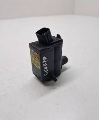 KIA Sorento Windscreen/windshield washer pump 98510FD100