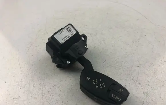 BMW 5 E60 E61 Indicator stalk 6951349