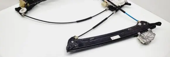 BMW 4 F32 F33 Front door window regulator with motor 985158102 70460310 7365259E