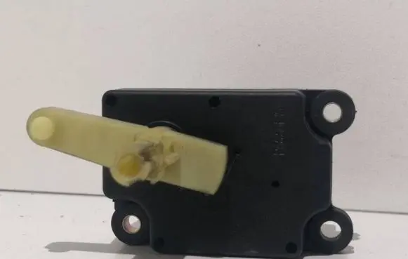 Volvo S60 A/C air flow flap actuator/motor 74332F