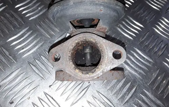 Opel Antara EGR valve E1H2