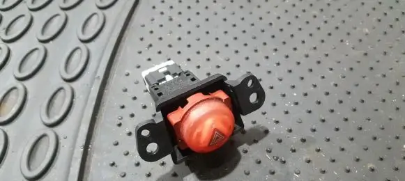 Nissan Almera Tino Hazard light switch 06016