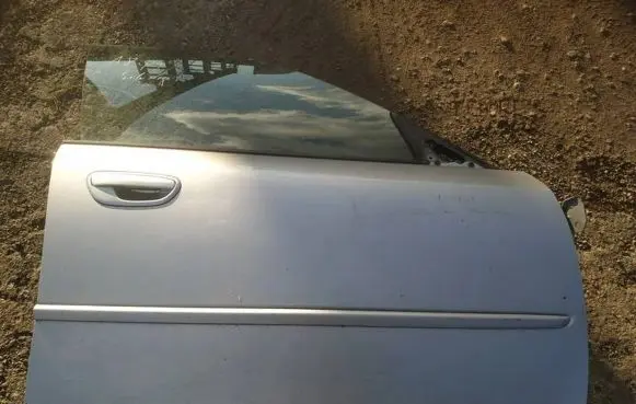 Subaru Legacy Front door pilkos
