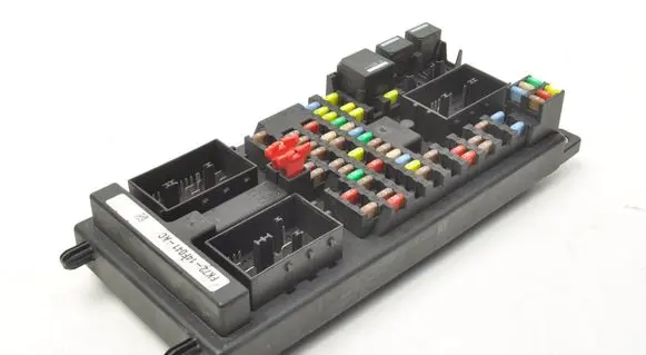 Land Rover Discovery Sport Fuse box set FK7214F041AC