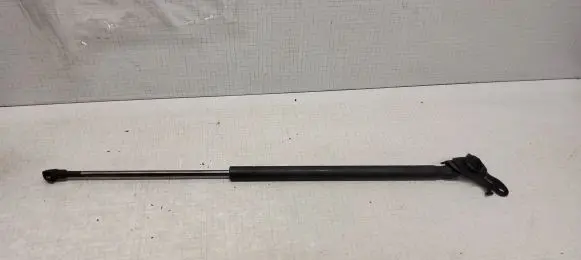 Toyota Aygo AB10 Tailgate/trunk strut/damper 689500H010