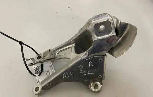 BMW M4 F82 F83 Engine mounting bracket 2284204