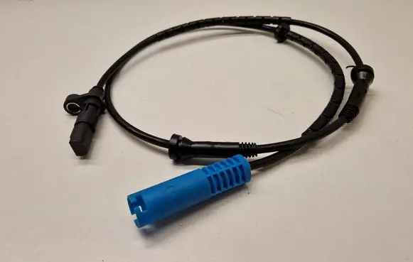 BMW 5 E39 ABS brake wheel speed sensor 6756377